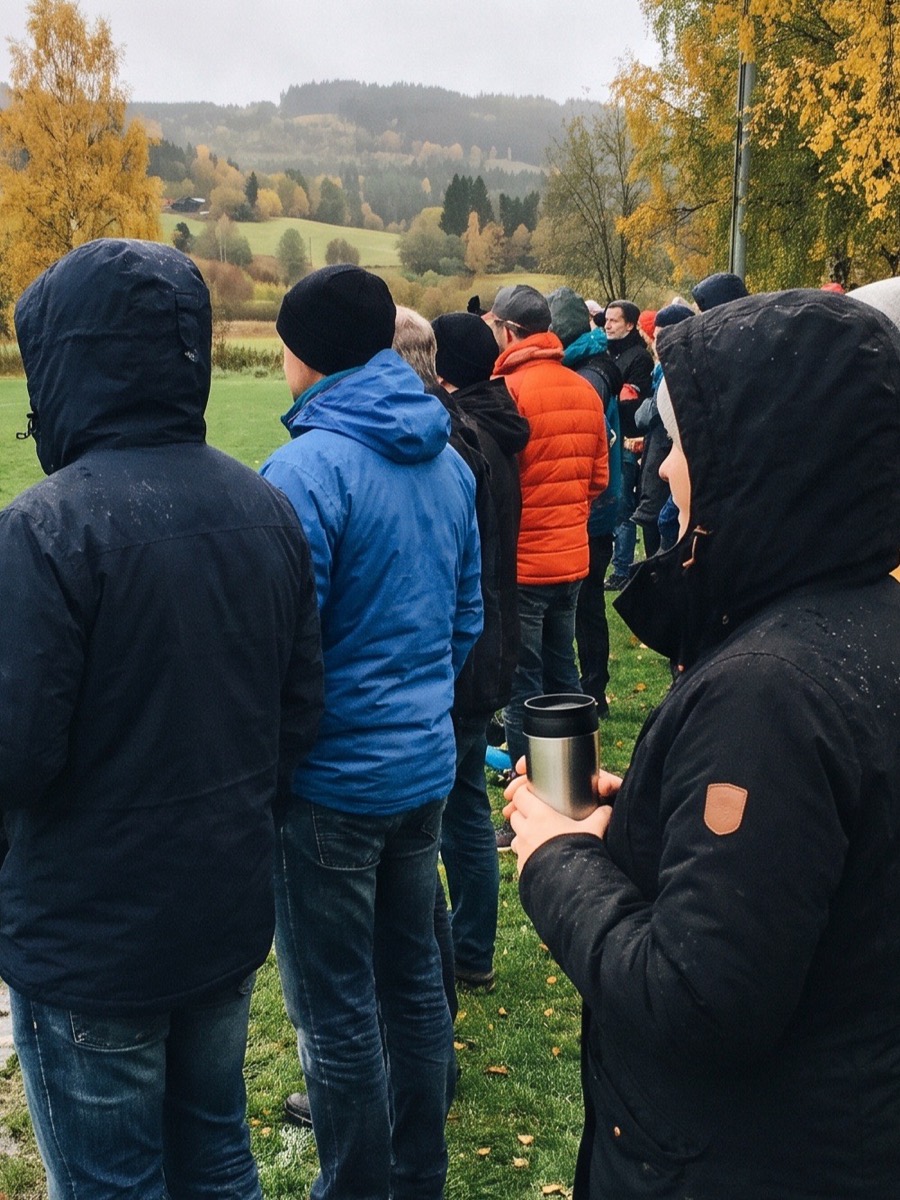 En bane med publikum langs sidelinjen